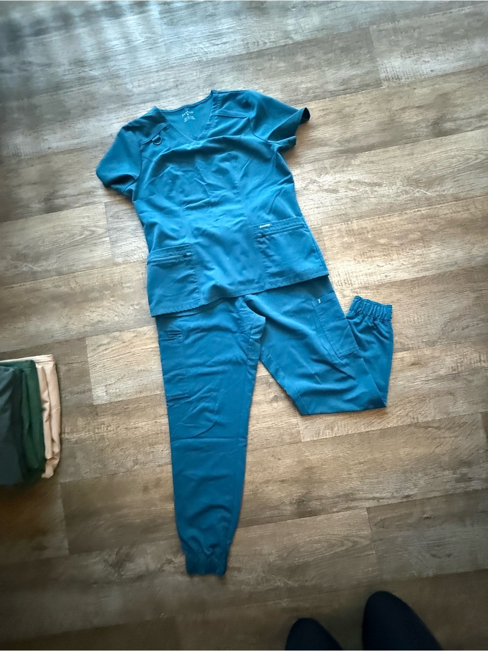 Teal Medical Scrub Set - V-Neck Top & Jogger Pants